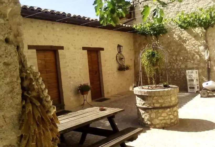 هتل Agriturismo Il Casale Degli Amici