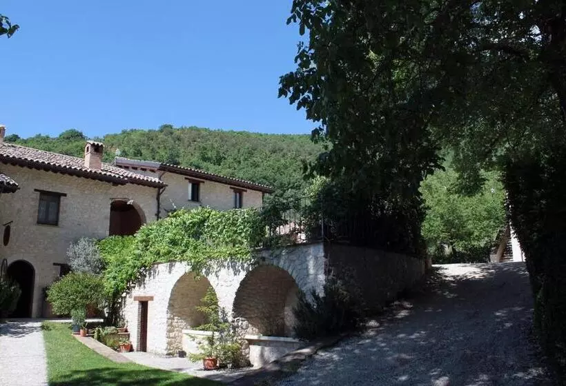هتل Agriturismo Il Casale Degli Amici