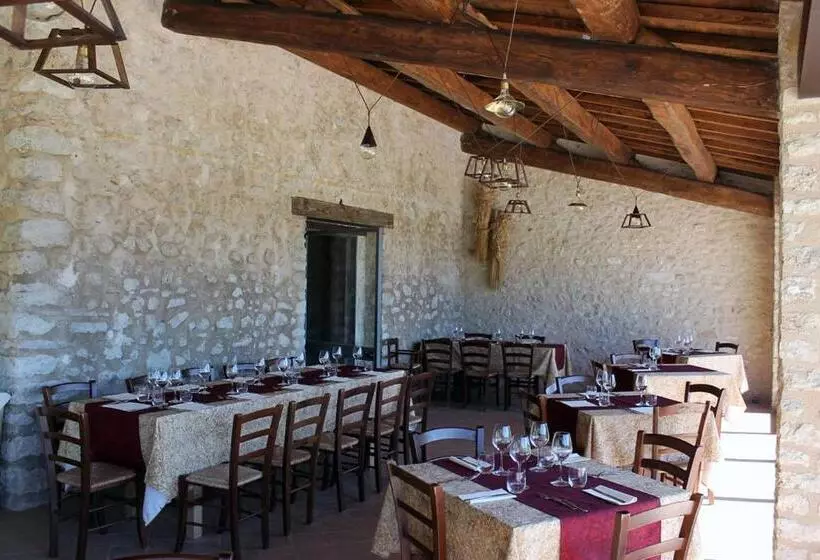 هتل Agriturismo Il Casale Degli Amici