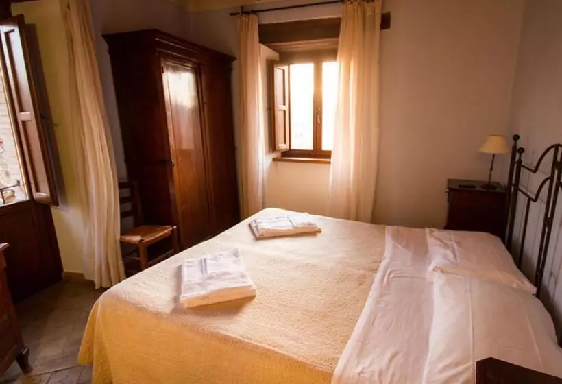 هتل Agriturismo Il Casale Degli Amici