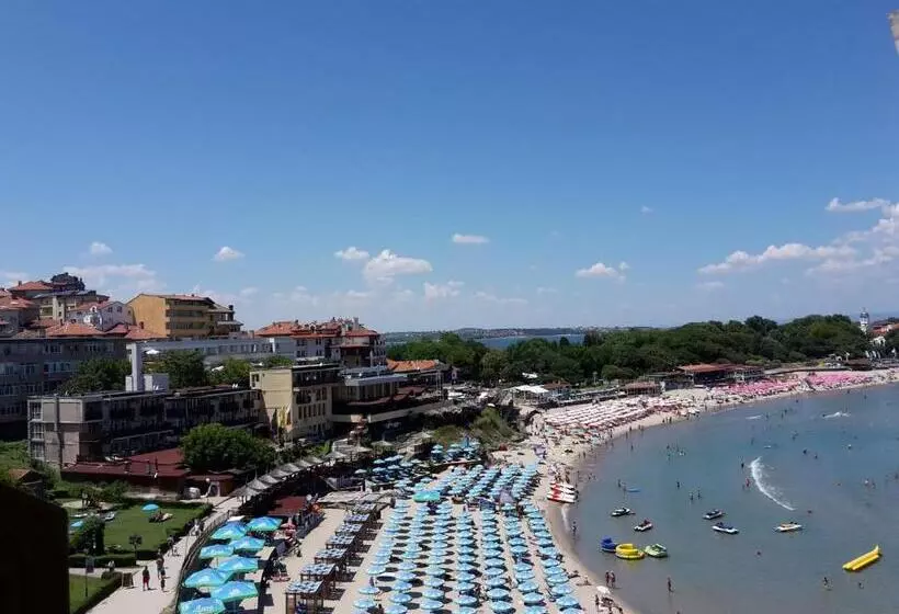 پانسیون Guest House Kera