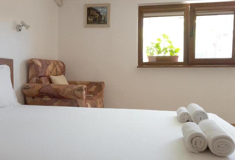 پانسیون Guest House Kera