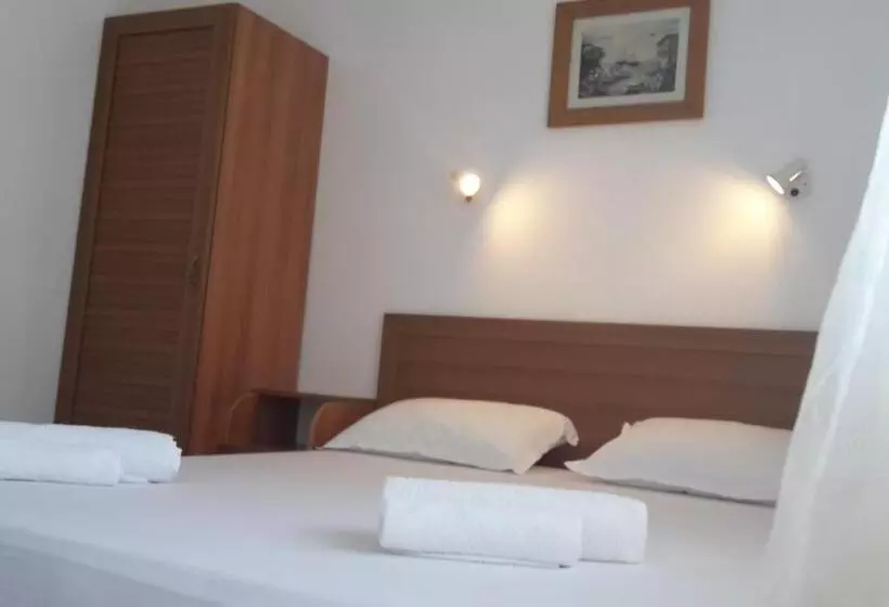 پانسیون Guest House Kera