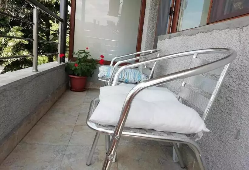 پانسیون Guest House Kera