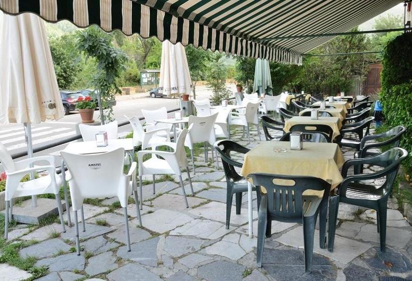 פנסיון Hostal Casa Rosita