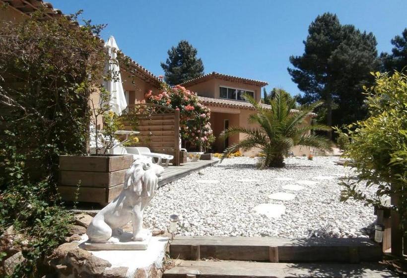 بنسيون La Mouchelière