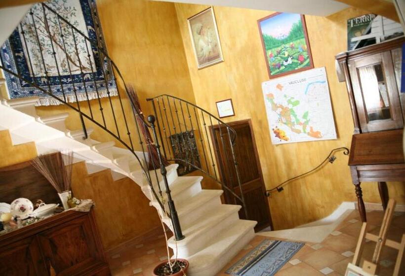 بنسيون Mas Des Sources