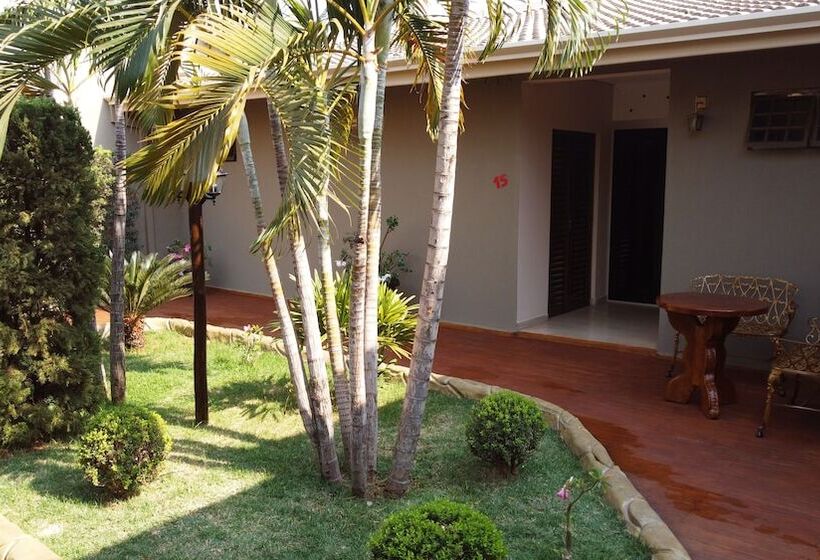 ペンション Pousada Kaluana