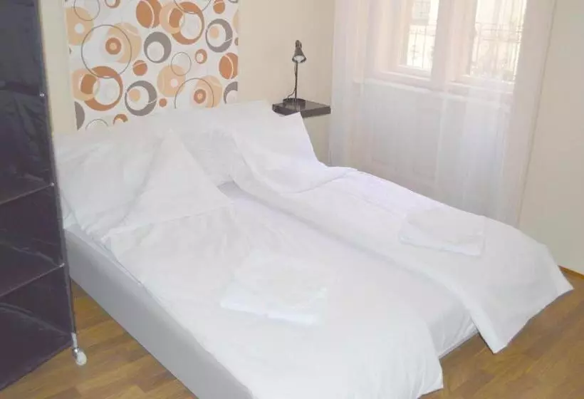Majatalo Synagogue Central Guest House