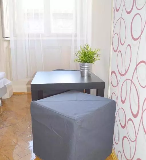 Majatalo Synagogue Central Guest House