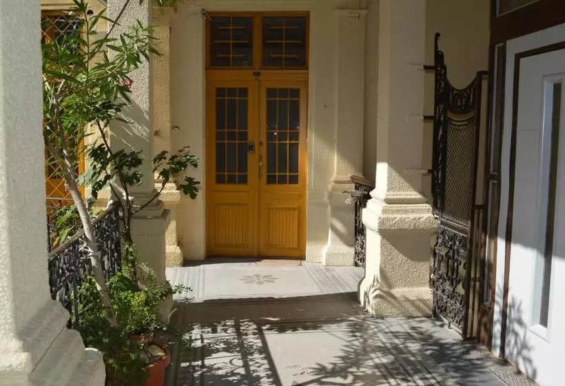 Majatalo Synagogue Central Guest House