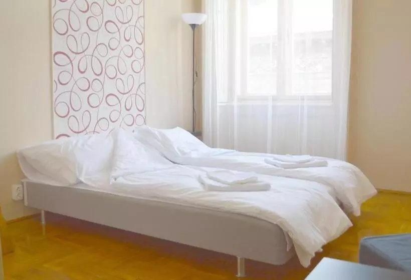 Majatalo Synagogue Central Guest House