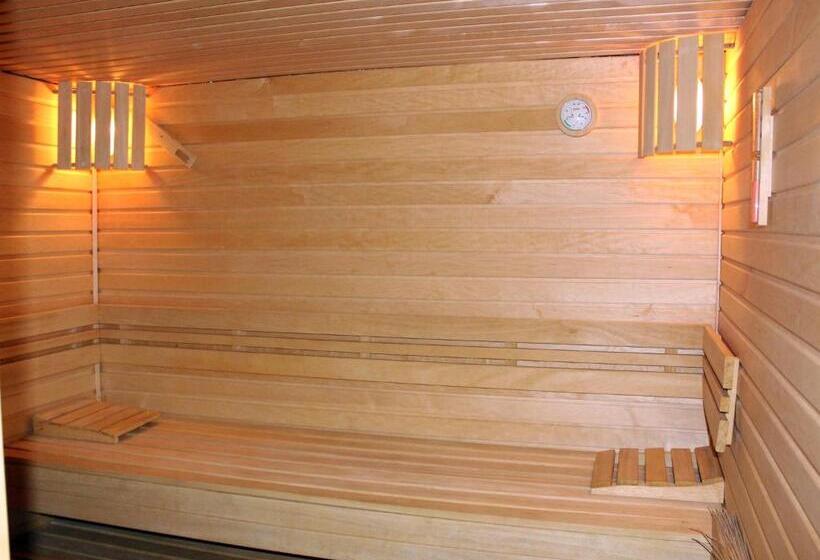 פנסיון Villa Zora