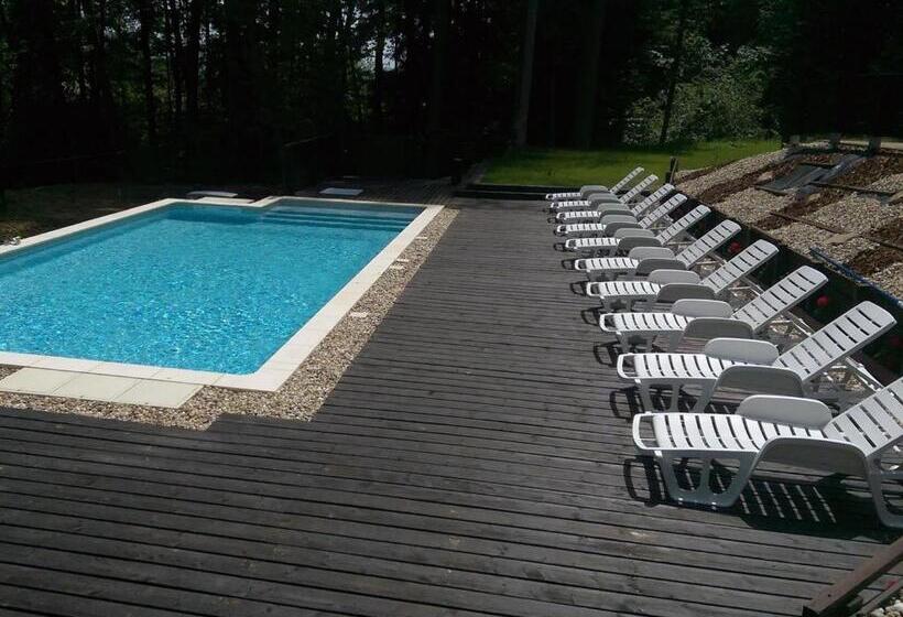 פנסיון Villa Zora