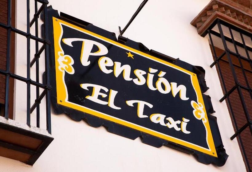 Pensión Y Apartamentos El Taxi