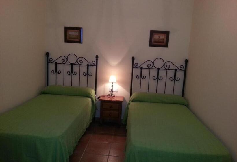 Pensión Y Apartamentos El Taxi