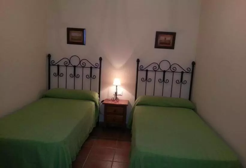 Pensión Y Apartamentos El Taxi
