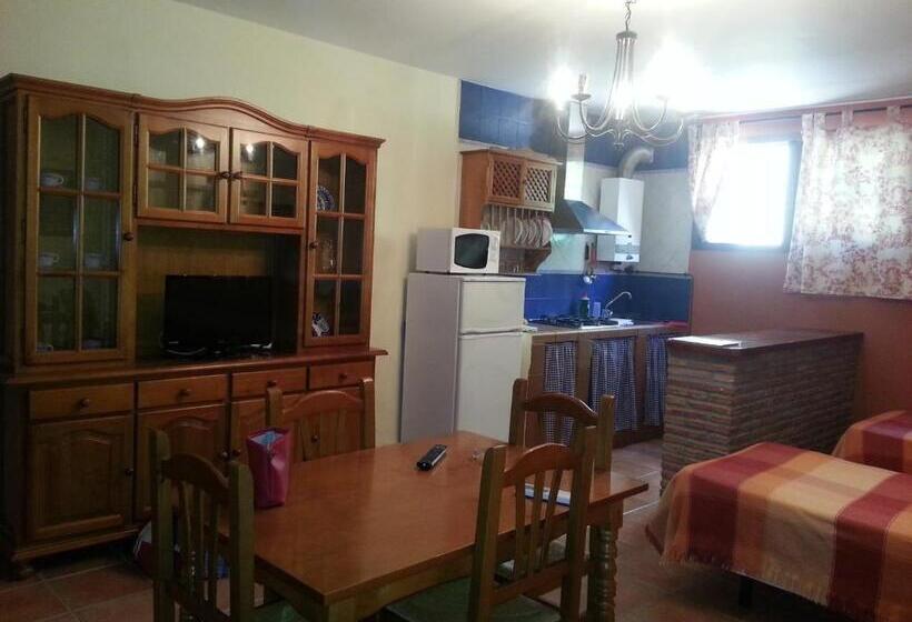 Pensión Y Apartamentos El Taxi