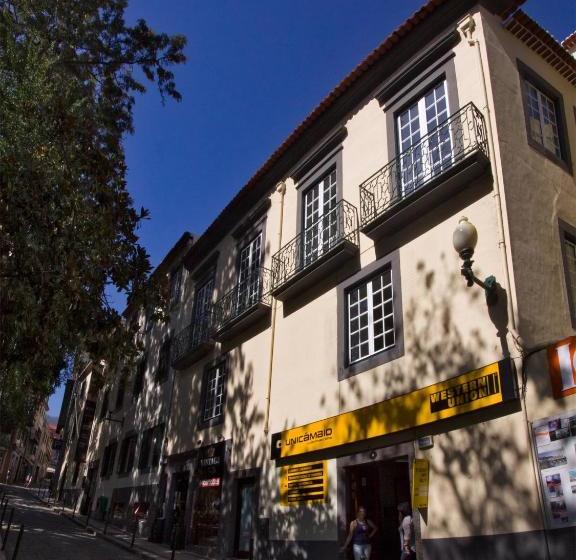 The Wine Lodges By An Island Apart