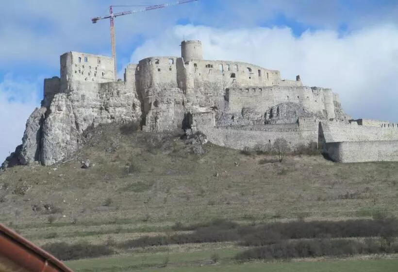 Majatalo A+s Penzion Podzamok