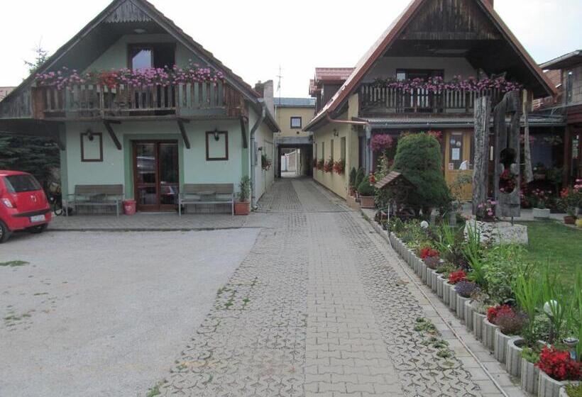 Пансион A+s Penzion Podzamok