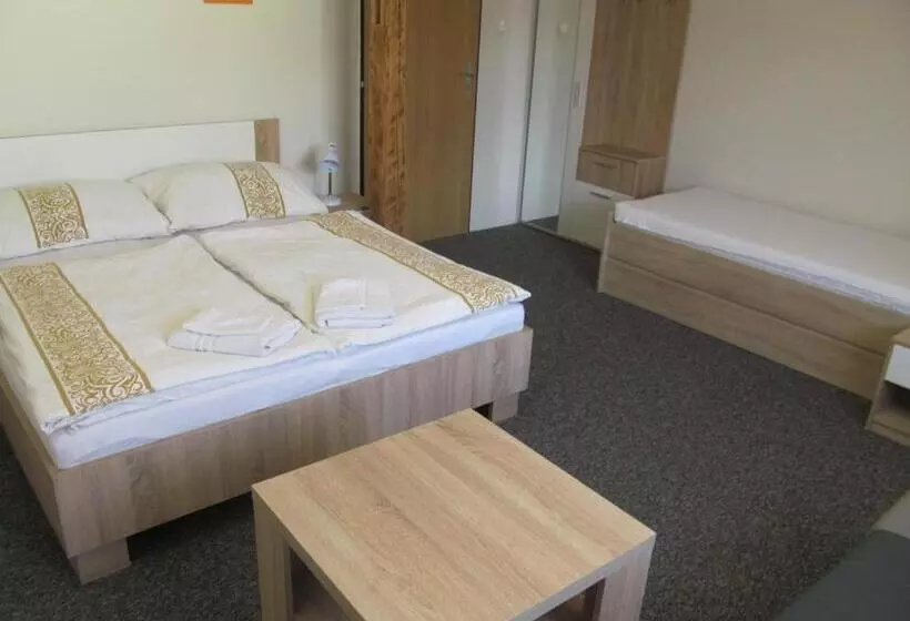 Majatalo A+s Penzion Podzamok