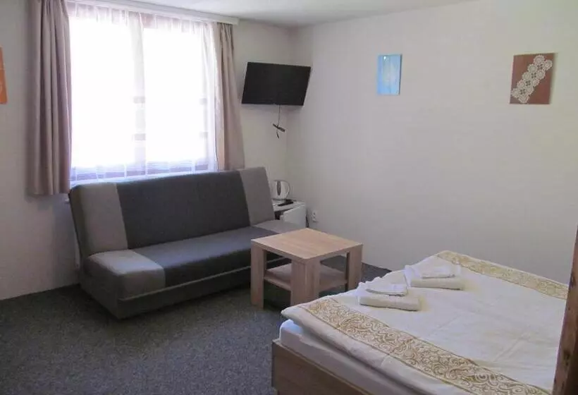 Majatalo A+s Penzion Podzamok