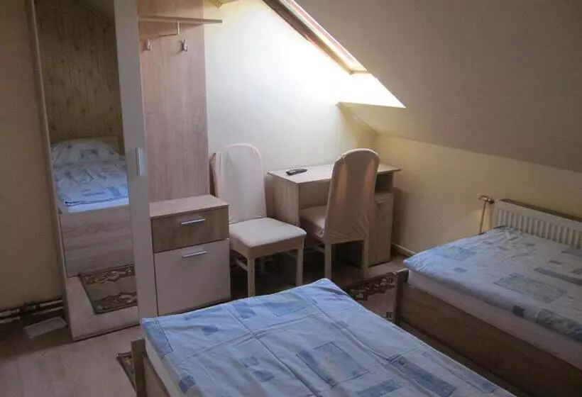 Majatalo A+s Penzion Podzamok