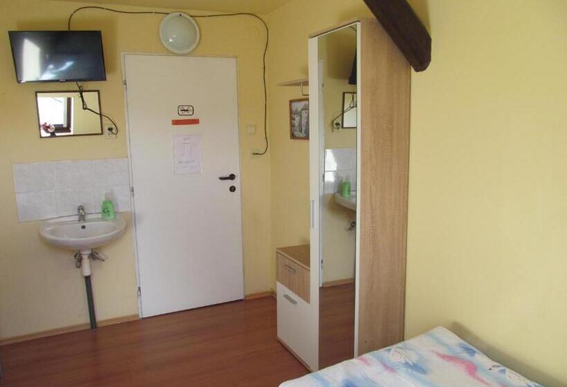 Пансион A+s Penzion Podzamok