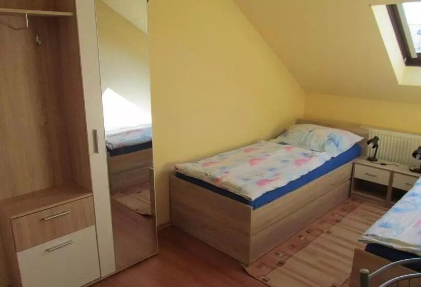 Majatalo A+s Penzion Podzamok