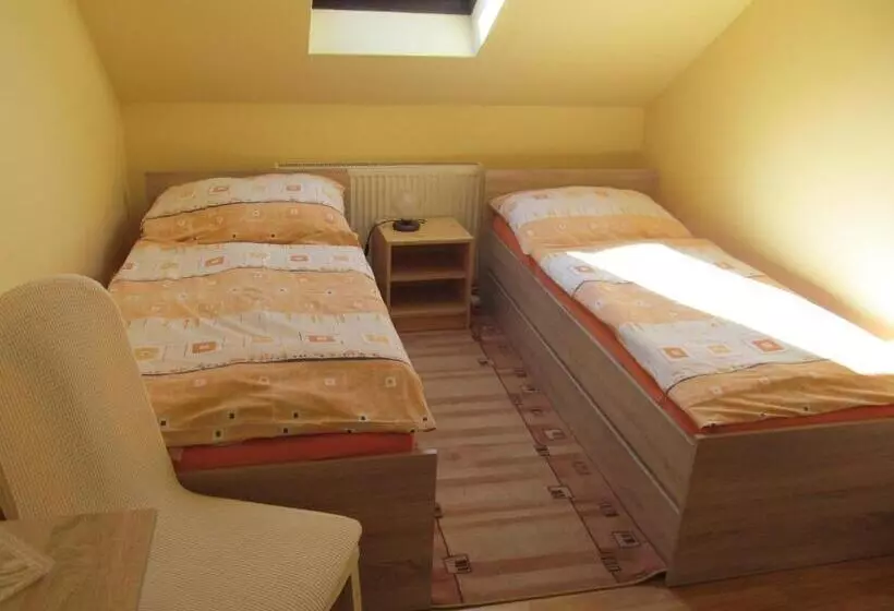 Majatalo A+s Penzion Podzamok