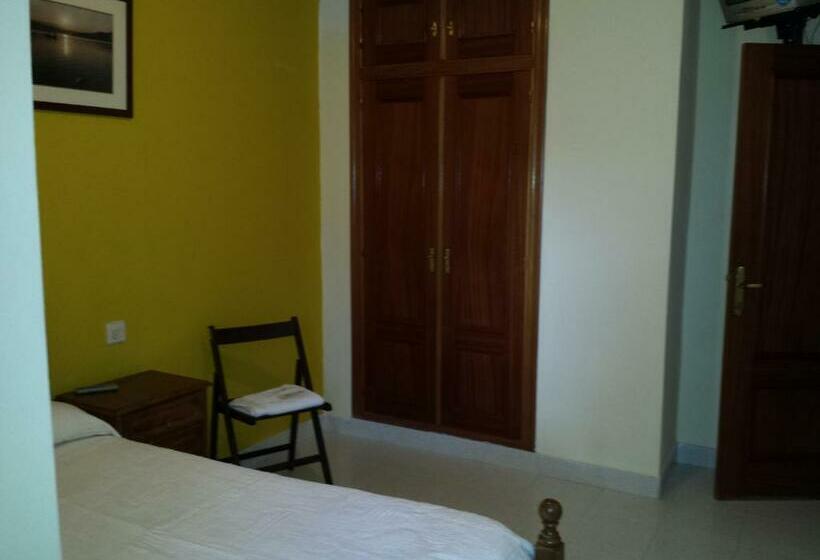 بنسيون Hostal Atila