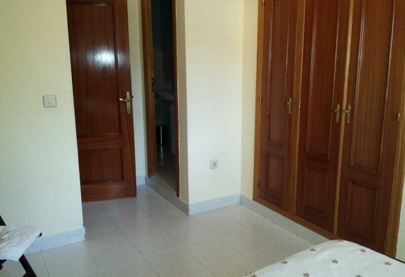 بنسيون Hostal Atila