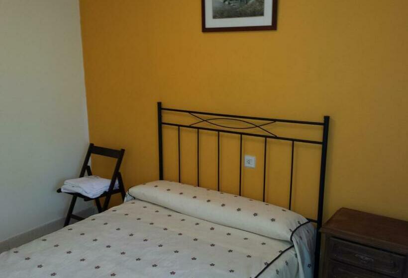 بنسيون Hostal Atila