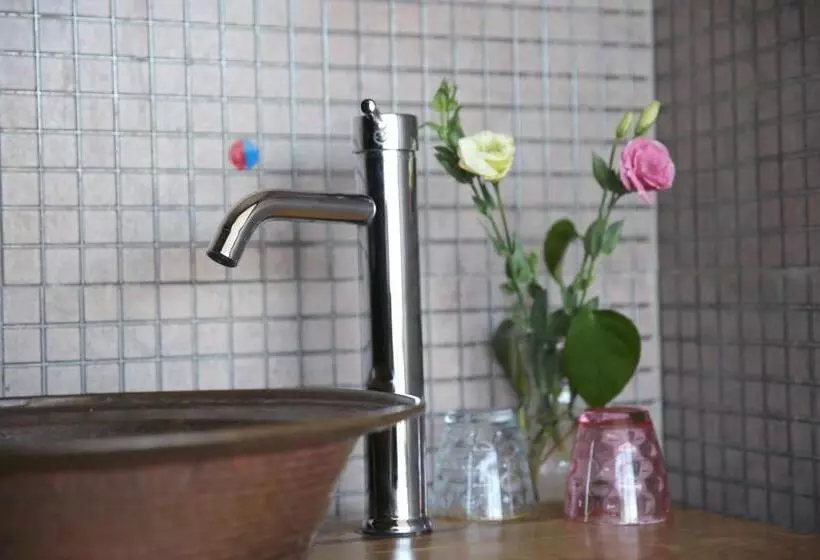 Majatalo Flowers Residence