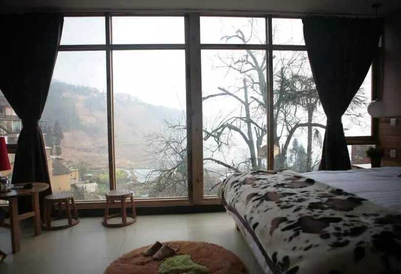 Majatalo Flowers Residence