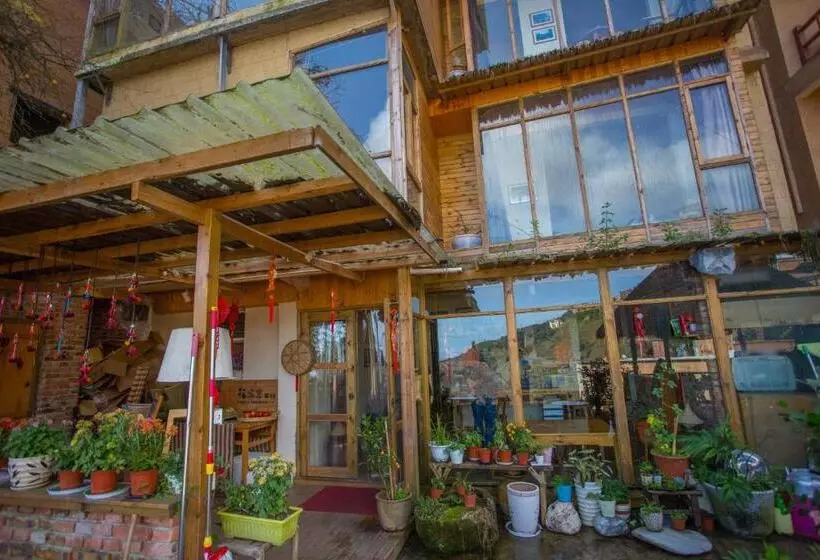 Majatalo Flowers Residence