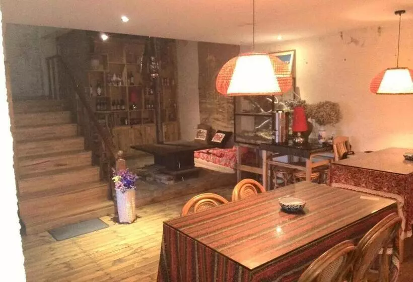 Majatalo Flowers Residence