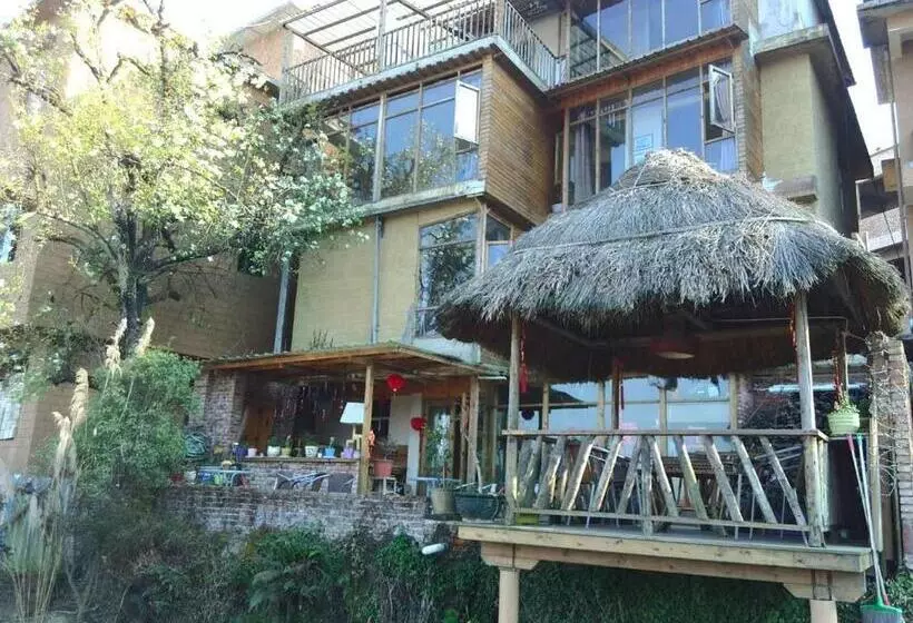 Majatalo Flowers Residence