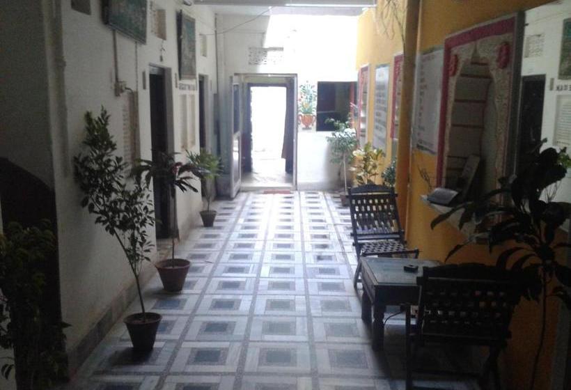 Pensjonat Priya Guest House