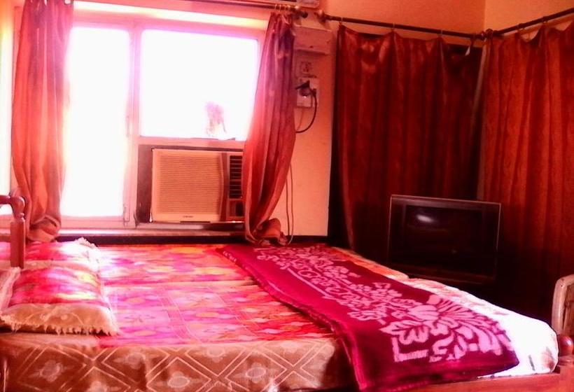 Pensjonat Priya Guest House