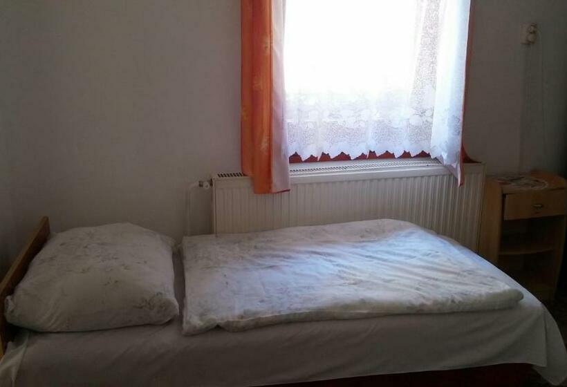 膳宿费 Zách Klára Utcai Apartman