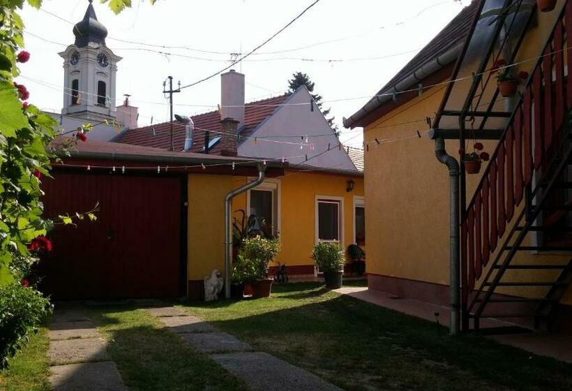 膳宿费 Zách Klára Utcai Apartman