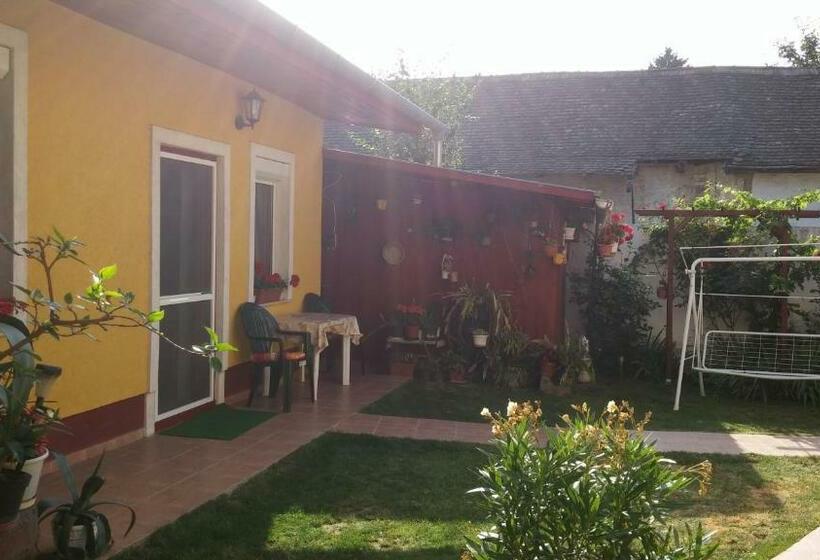 膳宿费 Zách Klára Utcai Apartman