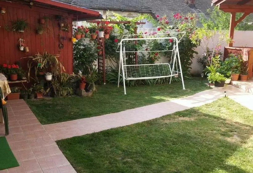 Majatalo Zách Klára Utcai Apartman