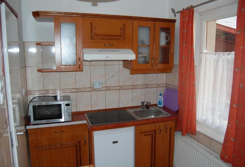 膳宿费 Zách Klára Utcai Apartman