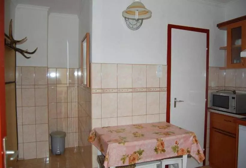 Majatalo Zách Klára Utcai Apartman