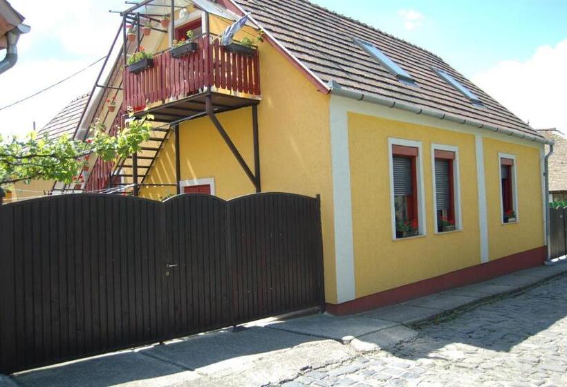 膳宿费 Zách Klára Utcai Apartman