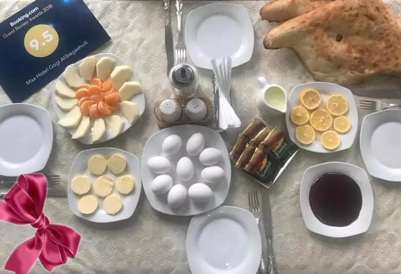 Max Hotel Gogi Alibegashvili