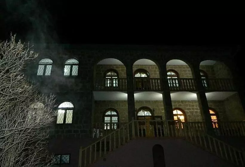 Max Hotel Gogi Alibegashvili